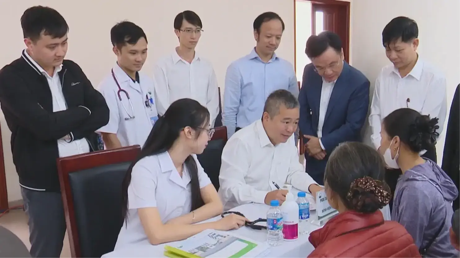 Khám sức khỏe miễn phí cho người cao tuổi